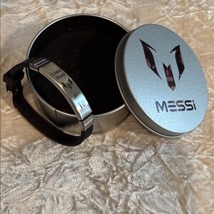 Signed NEW Messi Soccer collectible Bracelet and Tin